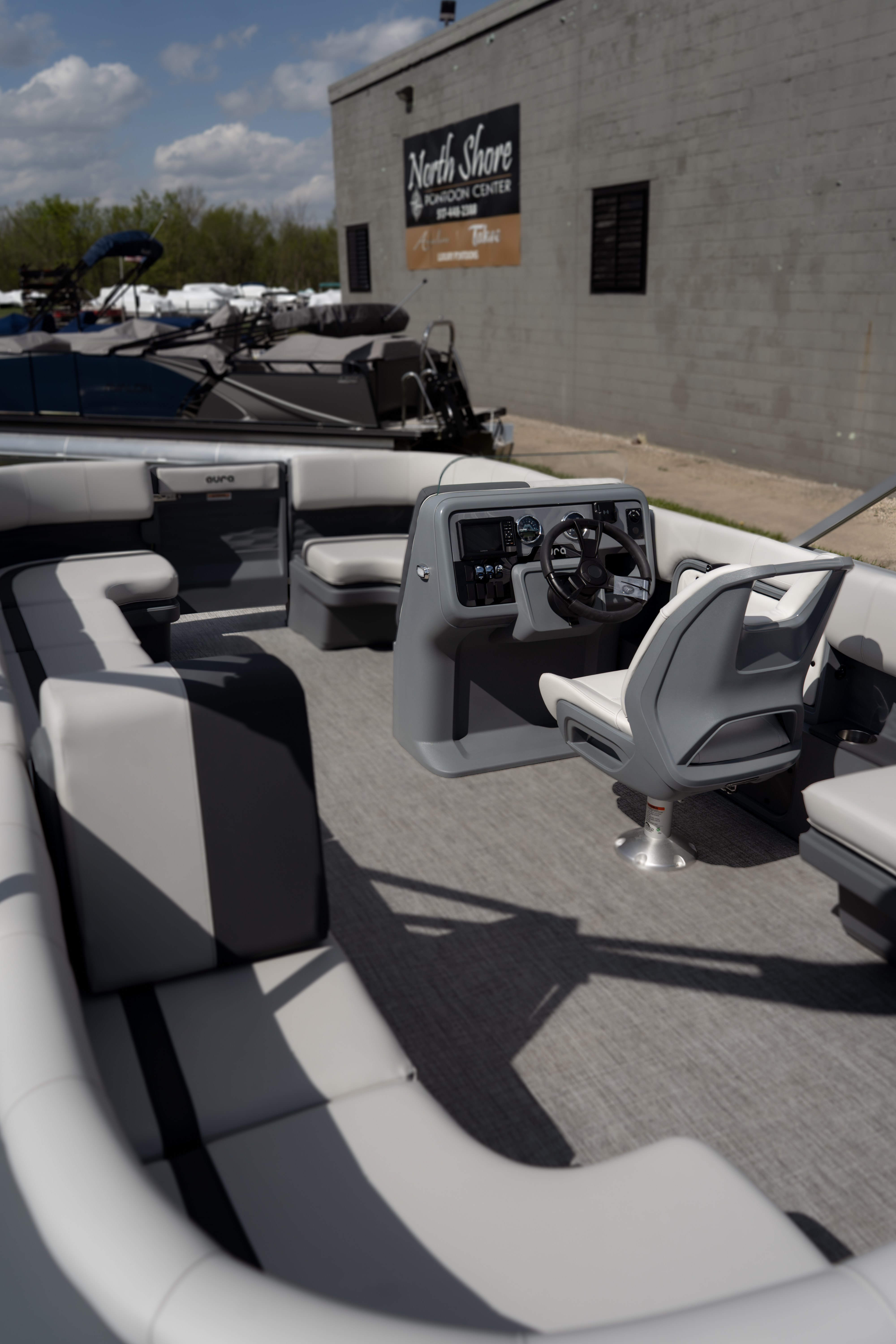 2026 Avalon Aura Quad Lounger Pontoon