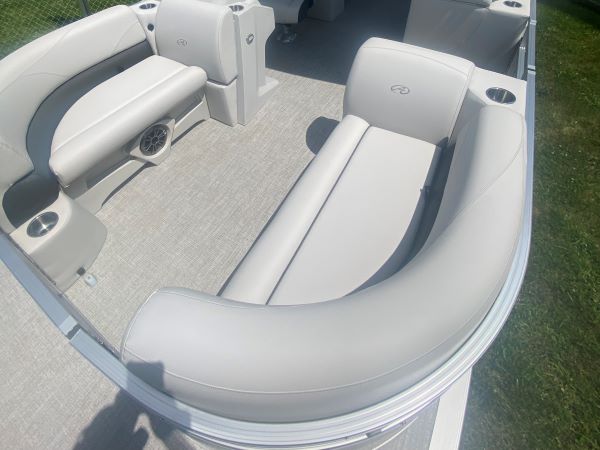 2025 Avalon VLS Quad Lounger 1980 Pontoon