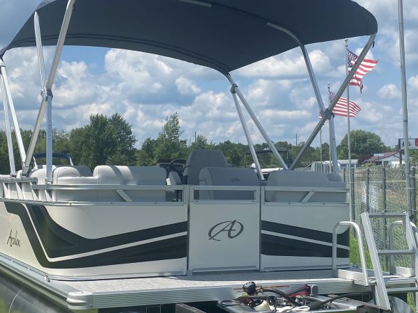 2025 Avalon VLS Quad Lounger 1980 Pontoon