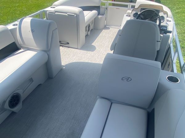 2025 Avalon VLS Quad Lounger 1980 Pontoon