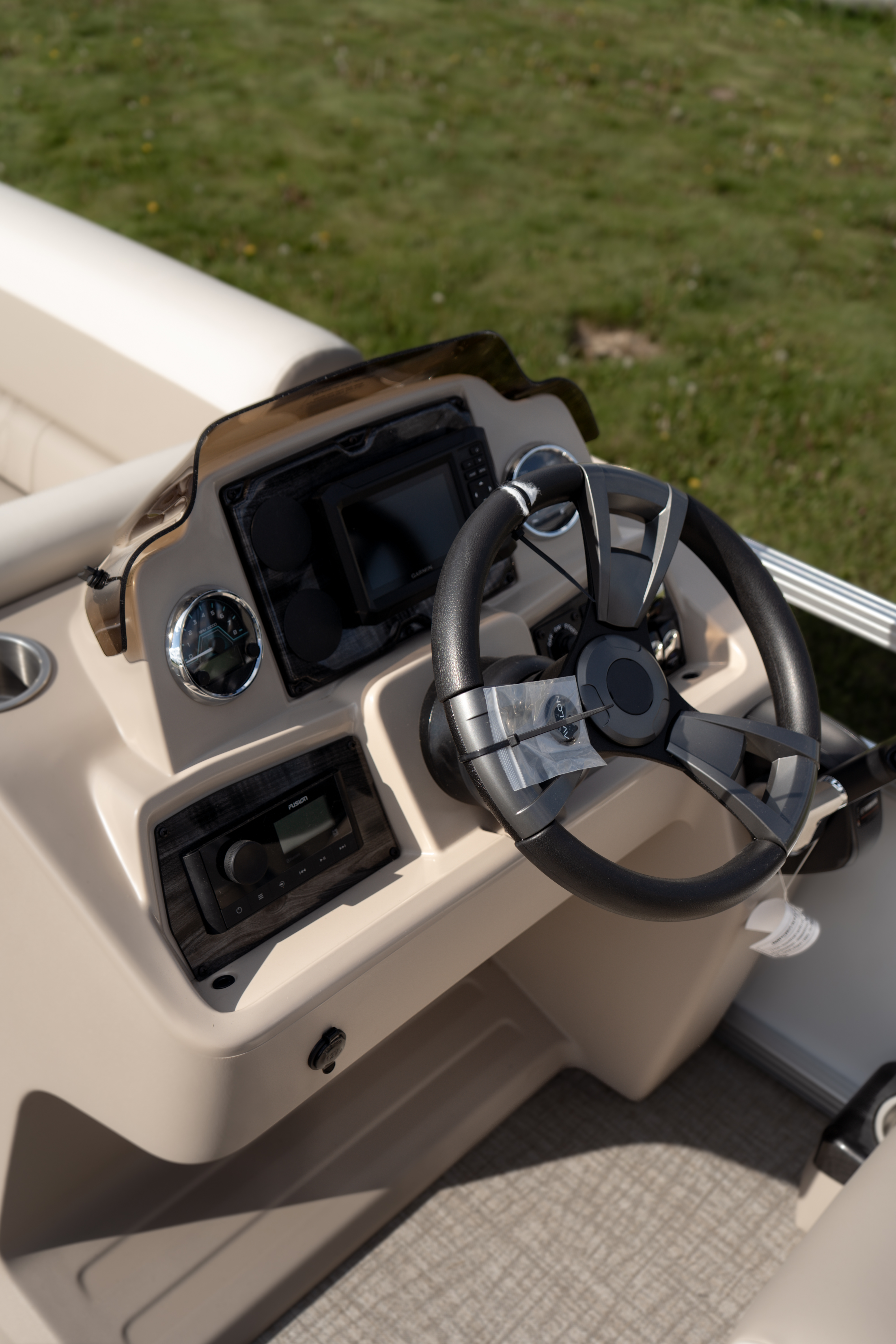 2026 Avalon Venture 85 Versatile Rear Bench Pontoon