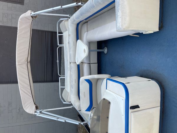 1998 Crest 3 DL Pontoon